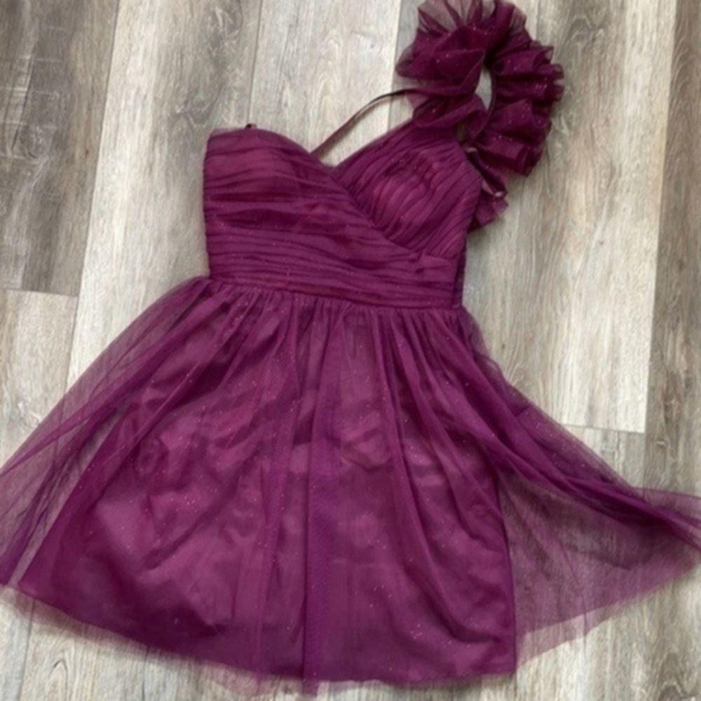 Adrianna Papell dress size 3/4 burgandy short dress